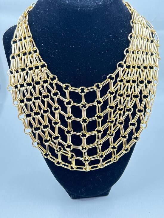 Unbranded Jewelry - Vintage 1950s Gold Tone Chain Maille Statement Bib Necklace